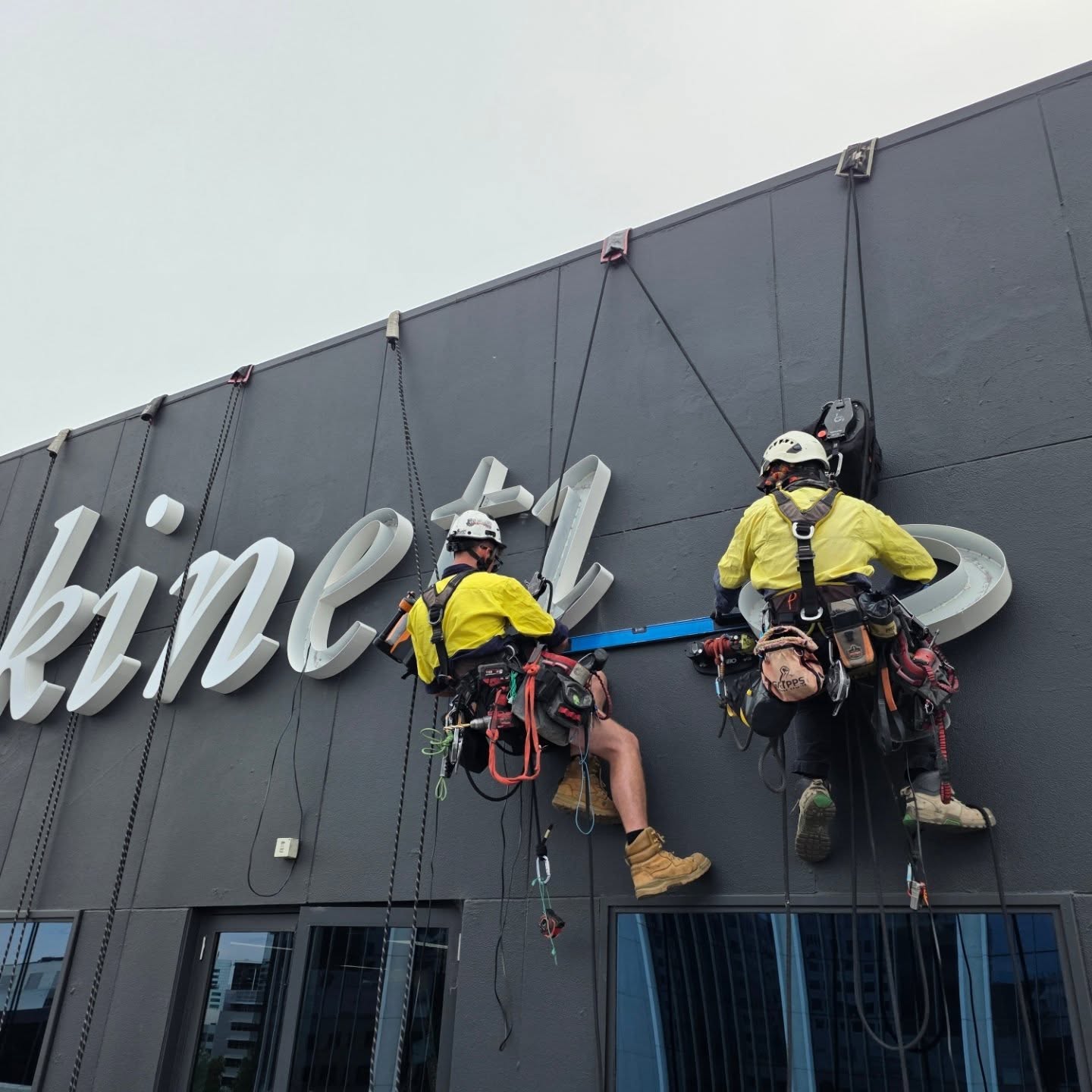 Another quick sky sign installation by our team.
This is the second consecutive skysign we've been engaged to install on the busy Northbourne intersection in Canberra.
These projects are routine for our technicians, which is what you need for a smooth installation.
When your clients can go home on a Friday and come back to a new, fully functional, illuminated sign on Monday, they will keep coming back.