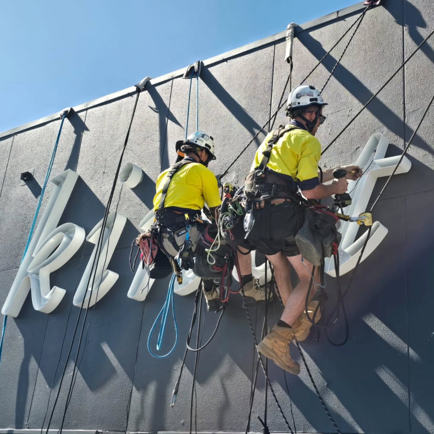 Another quick sky sign installation by our team.
This is the second consecutive skysign we've been engaged to install on the busy Northbourne intersection in Canberra.
These projects are routine for our technicians, which is what you need for a smooth installation.
When your clients can go home on a Friday and come back to a new, fully functional, illuminated sign on Monday, they will keep coming back.