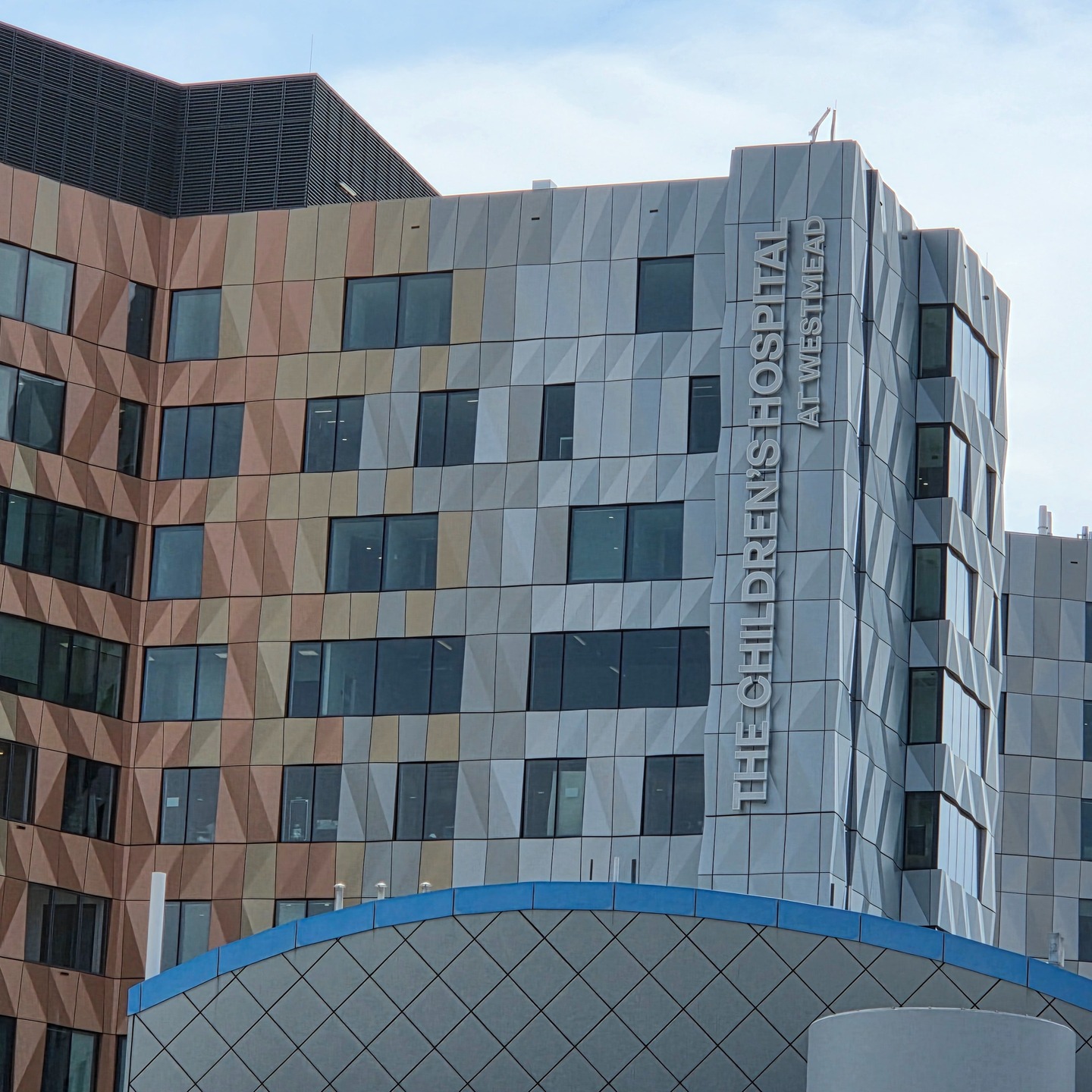 Our recent signage installations at the newly completed Children's Hospital at Westmead.
We installed new spigots to catch the sky sign as the original spigots were defective and insufficient to support the loads.
All lifting, access and electrical works completed by our own technicians.